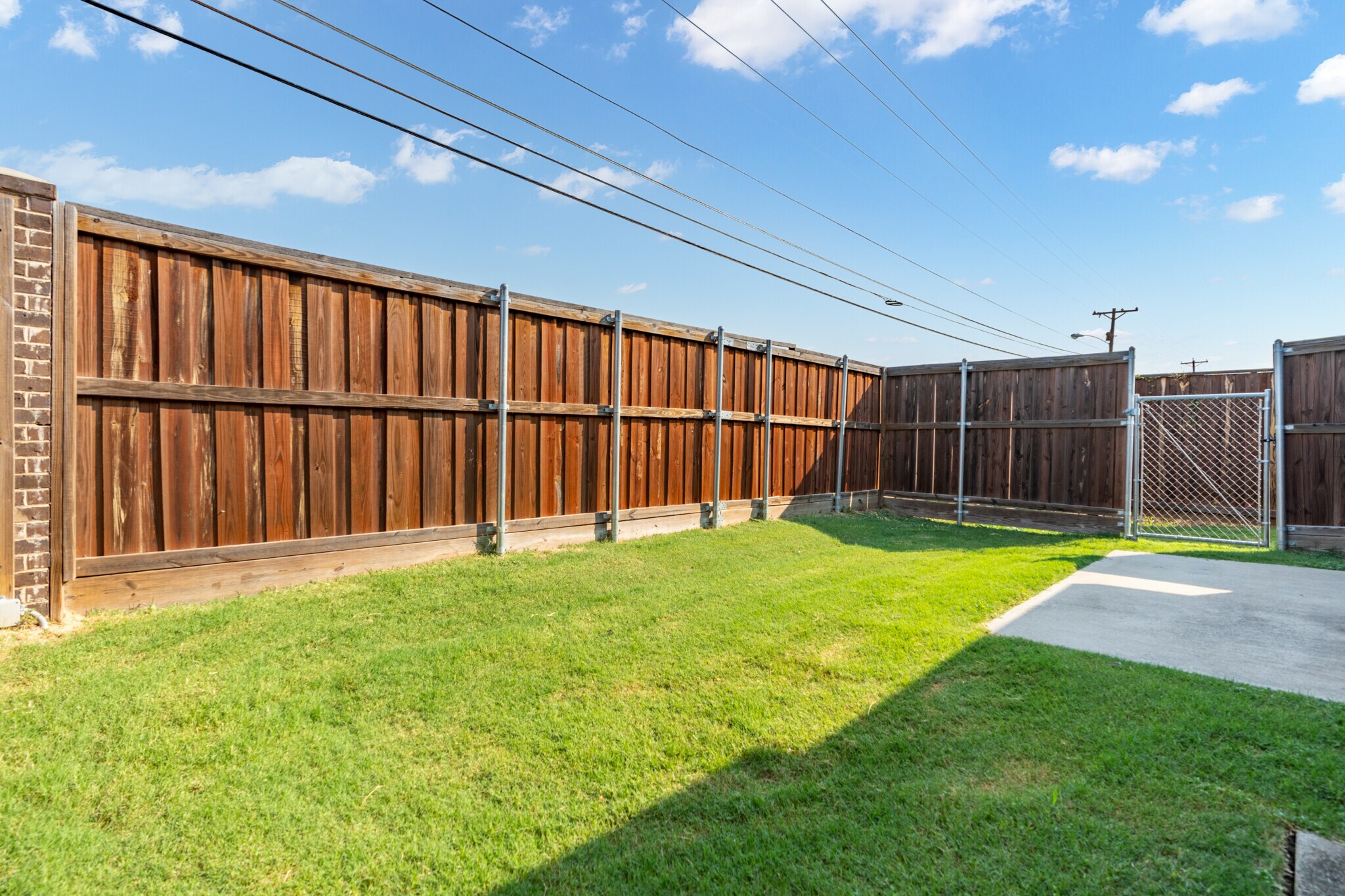 Building Photo - 301 W Panther Way