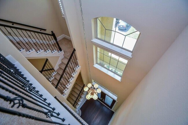 Building Photo - 15907 Court St