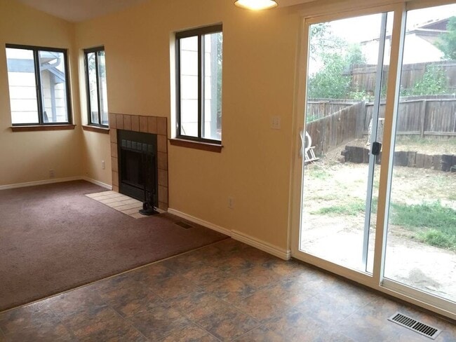 Building Photo - 6460 Mohican Dr