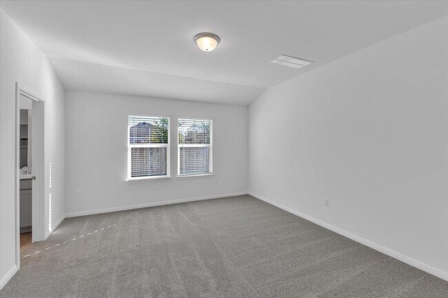 Building Photo - 5009 Hazelnut Ln