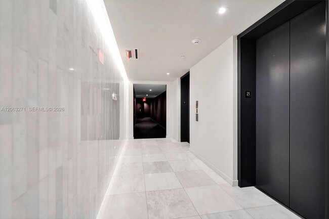 Building Photo - 88 SW 7th St