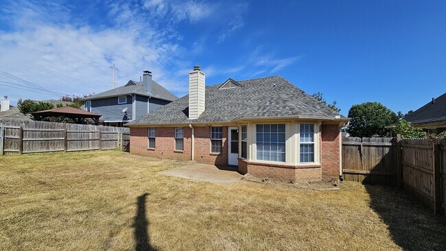 Building Photo - 6967 Showboat Ln