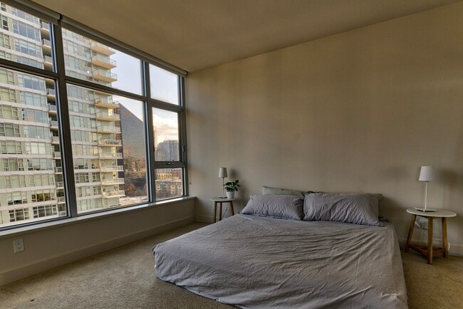 Building Photo - 2bd/1.75ba Seattle Condo