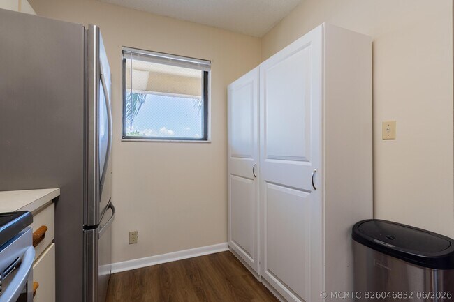 Building Photo - 9449 Boca Cove Cir