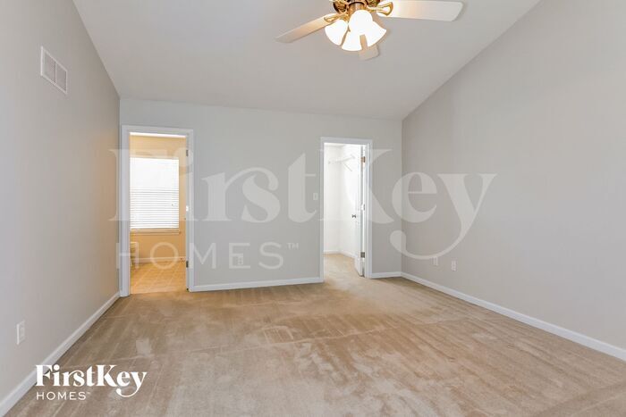 Building Photo - 1903 Briarfield Dr