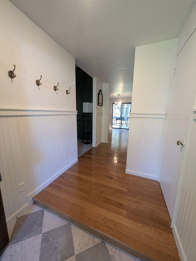 Building Photo - Tracyton Stunner! Available Now! 1/3 Acre FULLY Fenced.