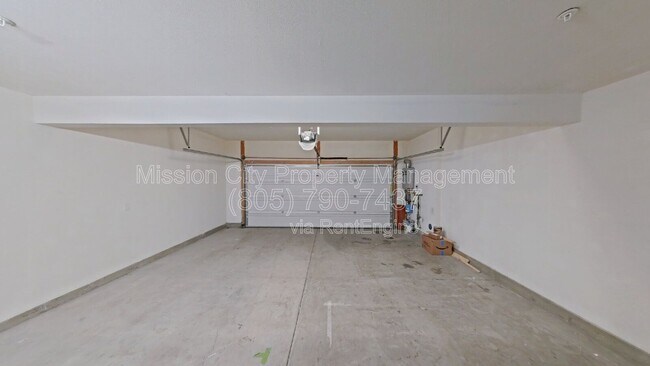 Building Photo - 6600 Calle Koral
