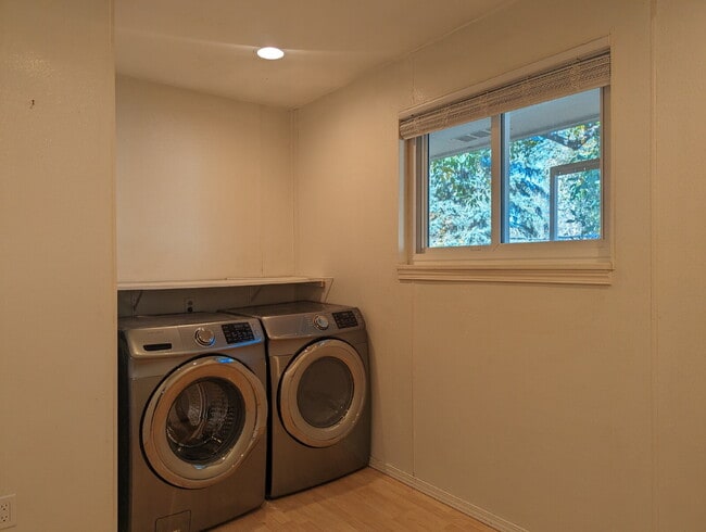 Building Photo - Great ranch home in the heart of Longmont!