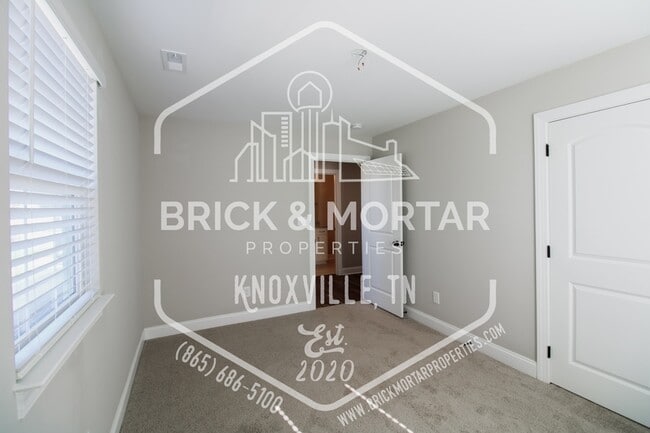 Building Photo - 1669 Spring Berry Ln