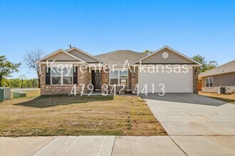 Building Photo - 801 Belhaven Rd