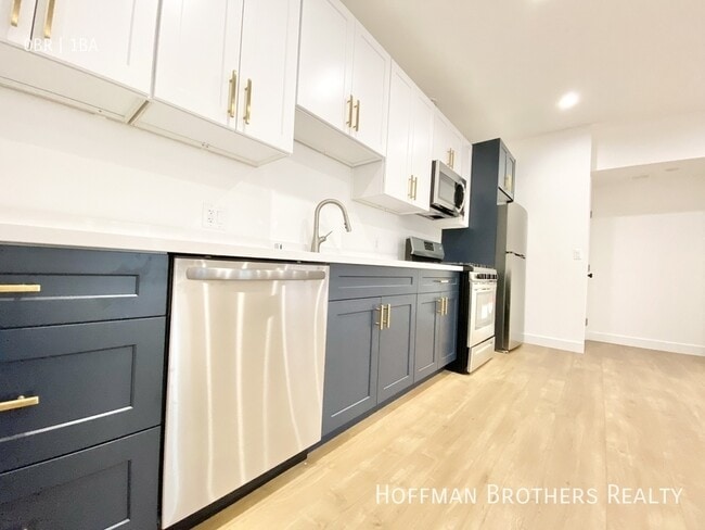 Building Photo - 6712 Willoughby Ave