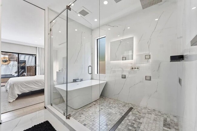 Building Photo - 445 NE 76th St