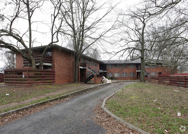Building - 1744 Lyle Ave