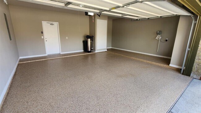 Building Photo - 16409 Pallazo Dr