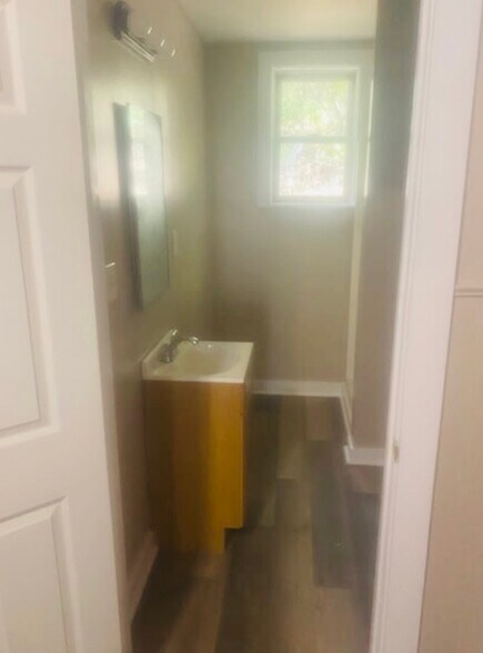 Building Photo - 362 9th St