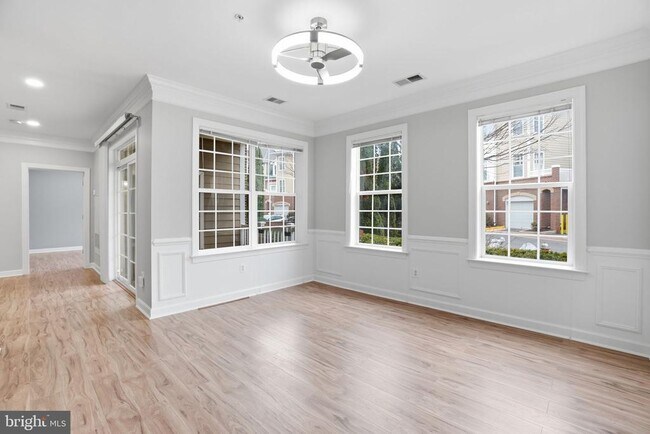 Building Photo - 7871 Rolling Woods Ct