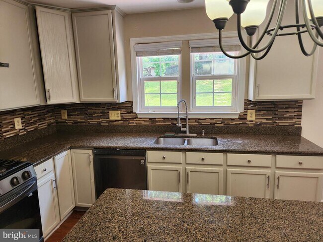 Building Photo - 4893 Frishman Ct