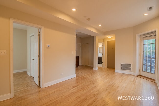 Building Photo - 4334 N Sacramento-3W