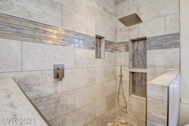 Building Photo - 5597 Jelsma Ave