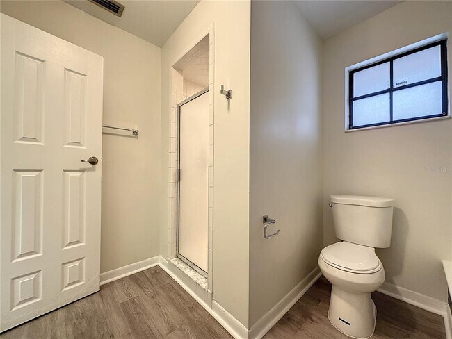 Building Photo - 722 W Alamo Dr