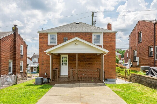 Building Photo - Newly renovated 3 bedroom home in McKees Rocks available now!