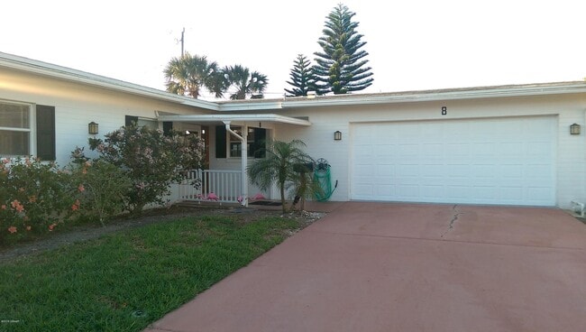 Primary Photo - 8 Juniper Dr
