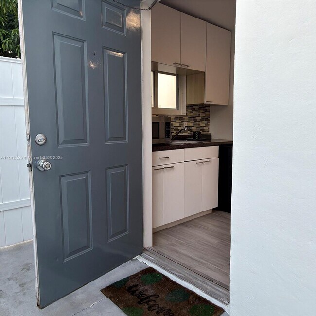 Building Photo - 1850 SW 73rd Court Rd