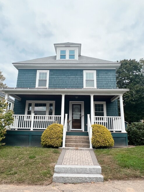 Building Photo - 484 Concord St