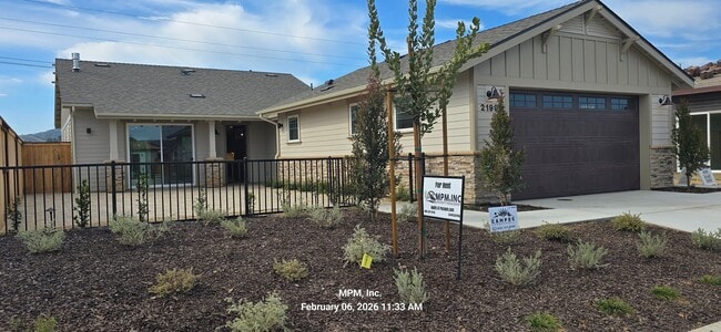 Building Photo - lovely 3 bedroom home the Vintage 55 and over community