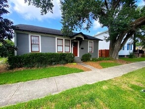 Building Photo - Adorable 2 bedroom house for rent in Downtown LC