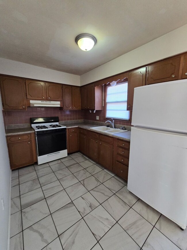 Building Photo - 2505 Andy Dr