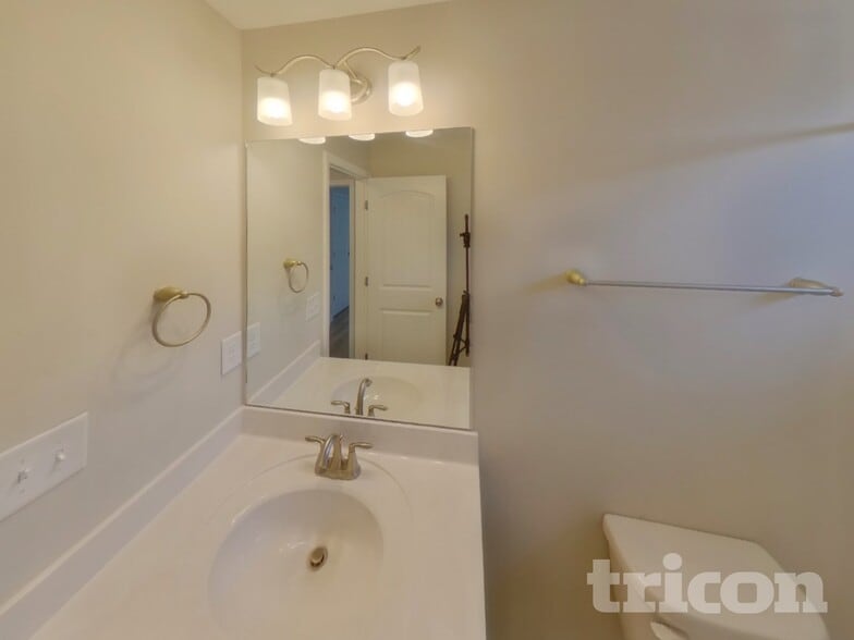 Building Photo - 323 Disley Way