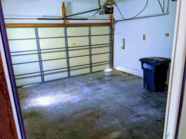 Building Photo - 4026 Bauman Ave