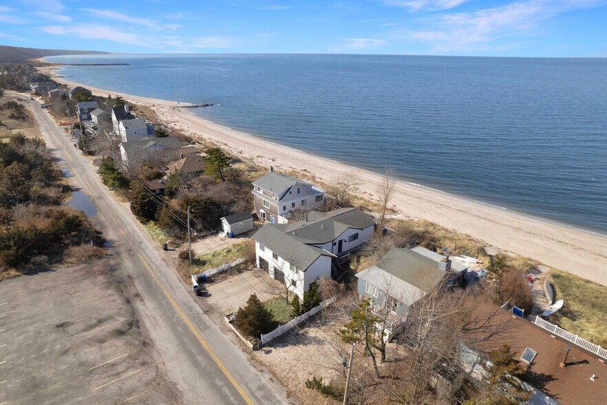 Building Photo - 212 Creek Rd