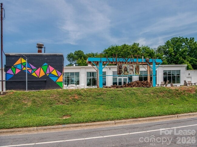 Building Photo - 1310 N Davidson St