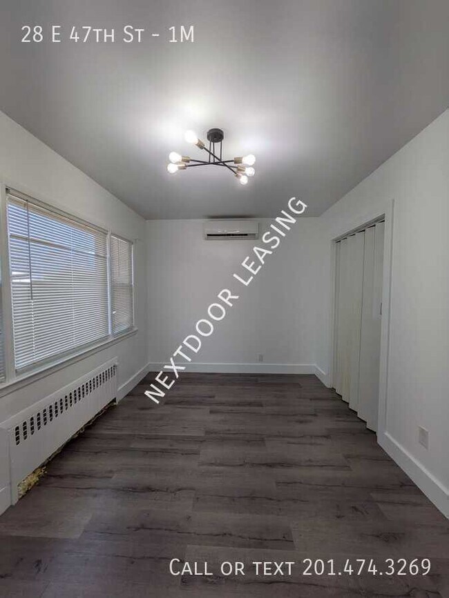 Building Photo - 28 E 47th St