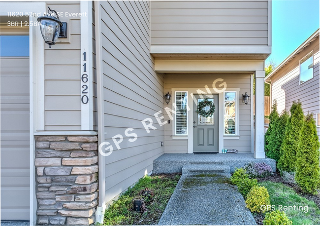 Building Photo - Stylish And Sleek Everett Home On A Quiet ...