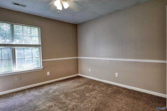 Building Photo - 126 Champions Green Dr