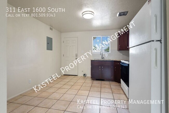 Building Photo - 311 1600 S