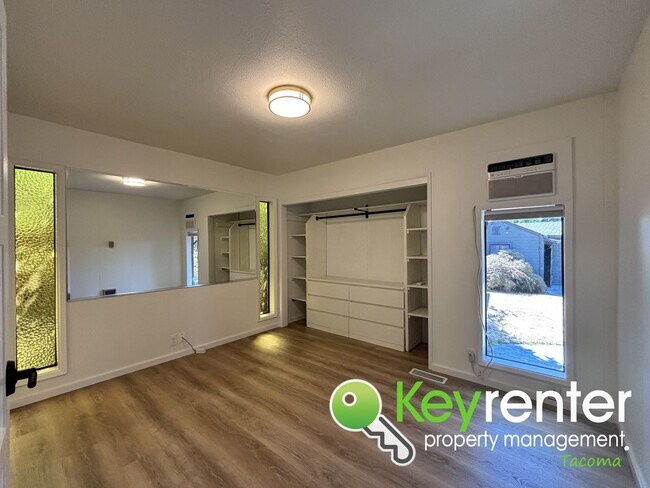 Building Photo - Charming 2-Bedroom Home with Modern Upgrad...