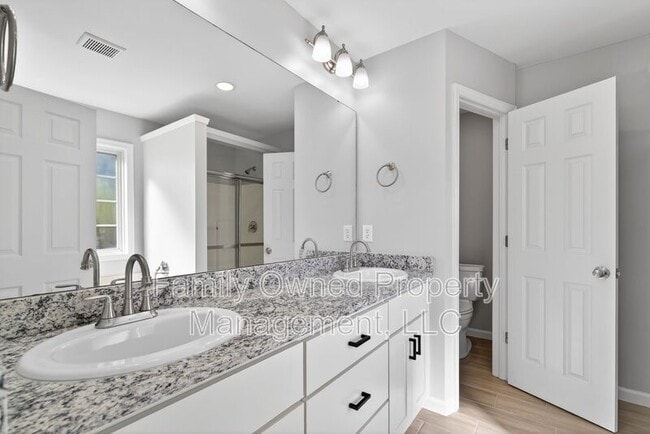 Building Photo - 123 Thousand Oaks Cir