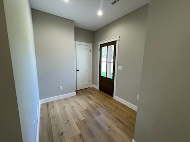 Building Photo - 10987 Quail Nest Dr