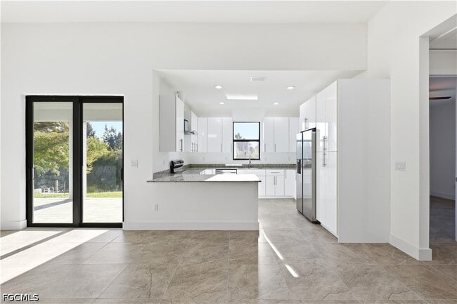 Building Photo - 1119 NW 28th Pl