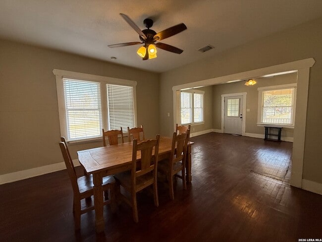 Building Photo - 323 E Euclid Ave