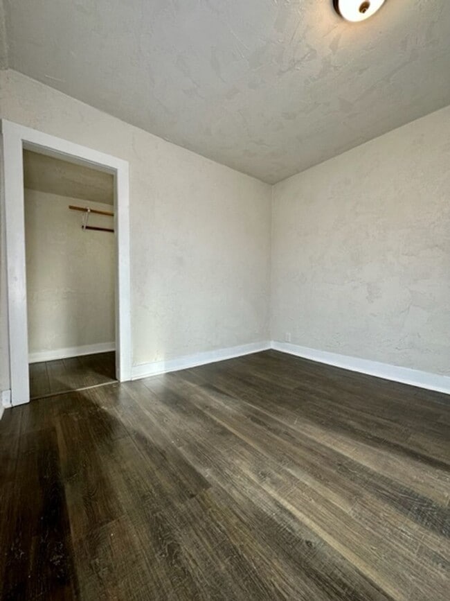 Building Photo - Charming 2 Bedroom 1 Bath Single Family Home!