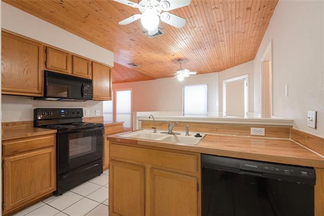 Building Photo - 211 Stone Cir