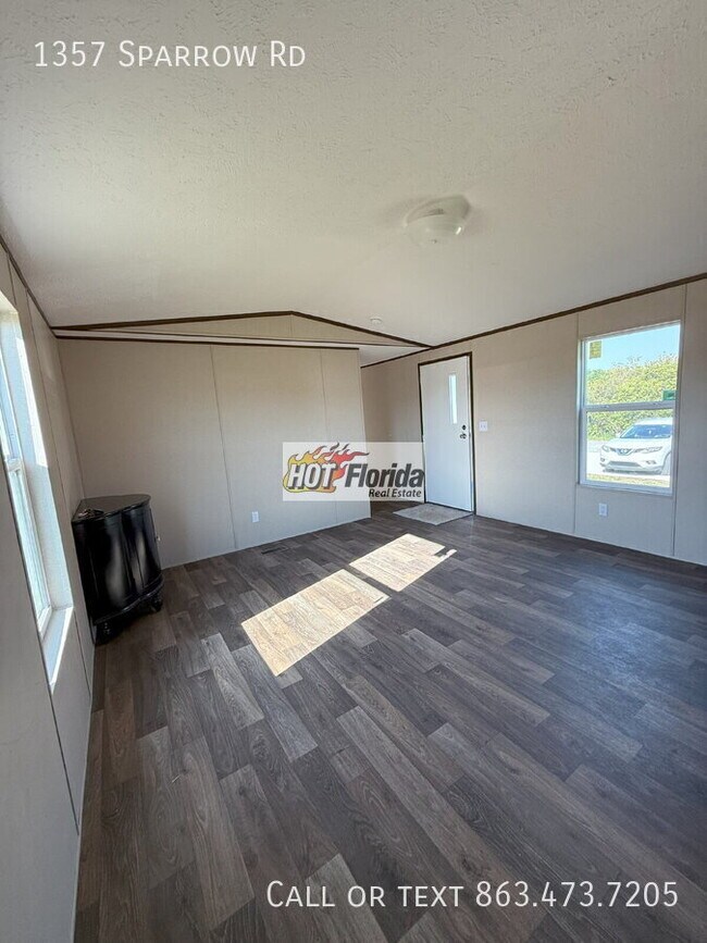 Building Photo - 1357 Sparrow Rd
