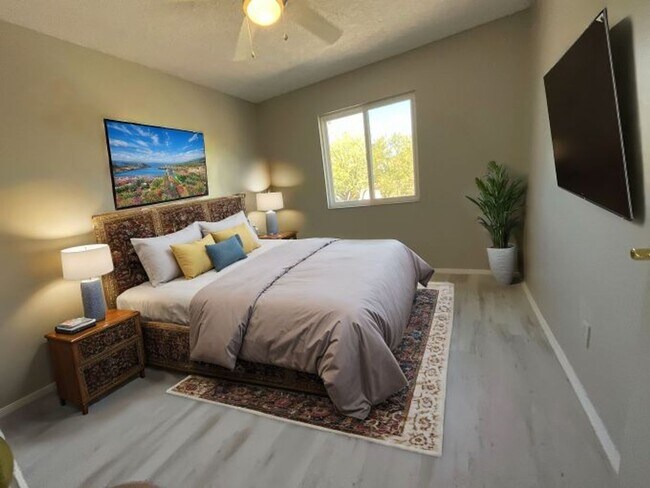 Building Photo - East side beauty with owned solar system