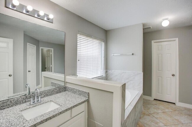 Building Photo - 2301 Wimberly Dr