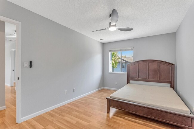 Building Photo - 3145 Shofner Pl